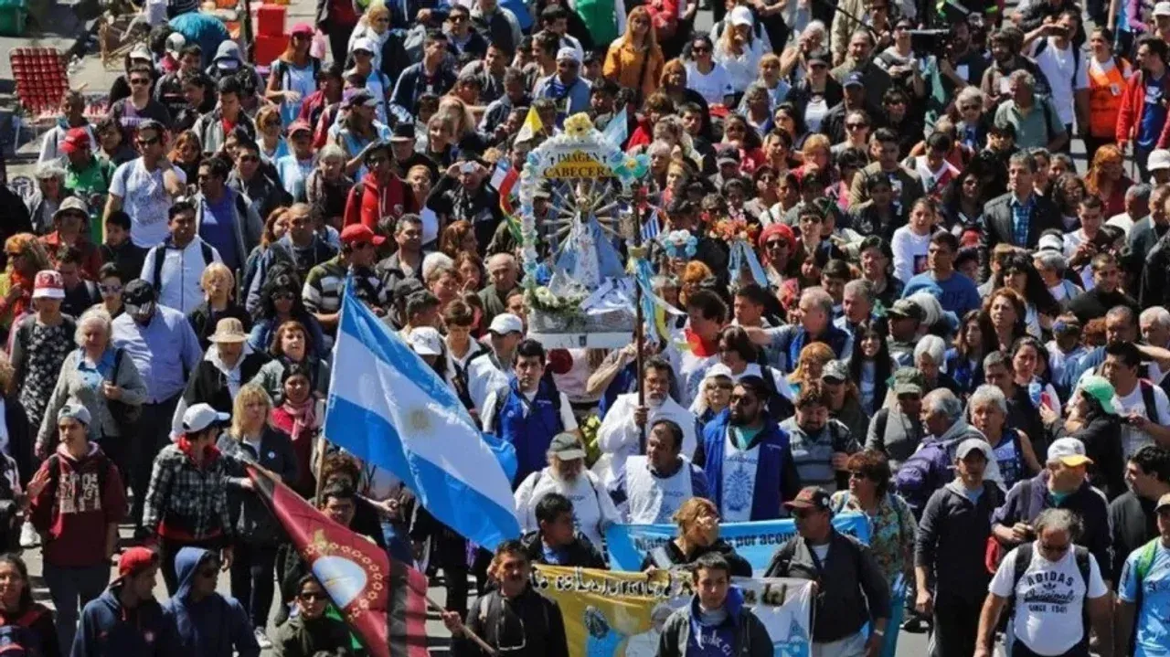 Miles de personas peregrinaron a Luján. (Foto: Redes)