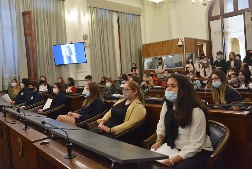 Stratta recibió a las y los estudiantes de los departamentos de Victoria, Nogoyá y Diamante