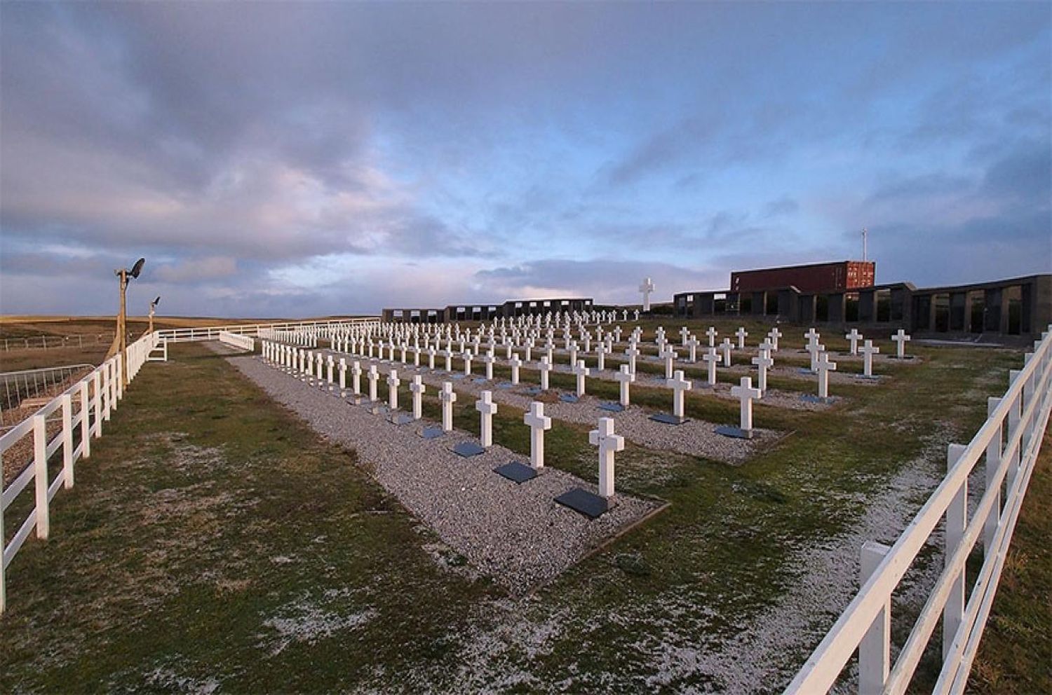 Equipo de forenses llega el lunes a Malvinas para trabajos de identificación de restos