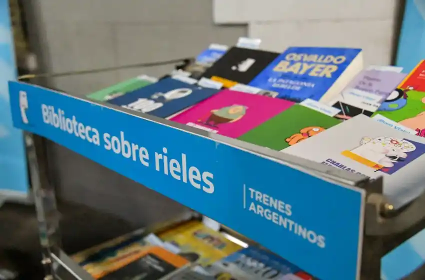 La Biblioteca Nacional entregó 1200 libros para que estén disponibles en trenes de larga distancia