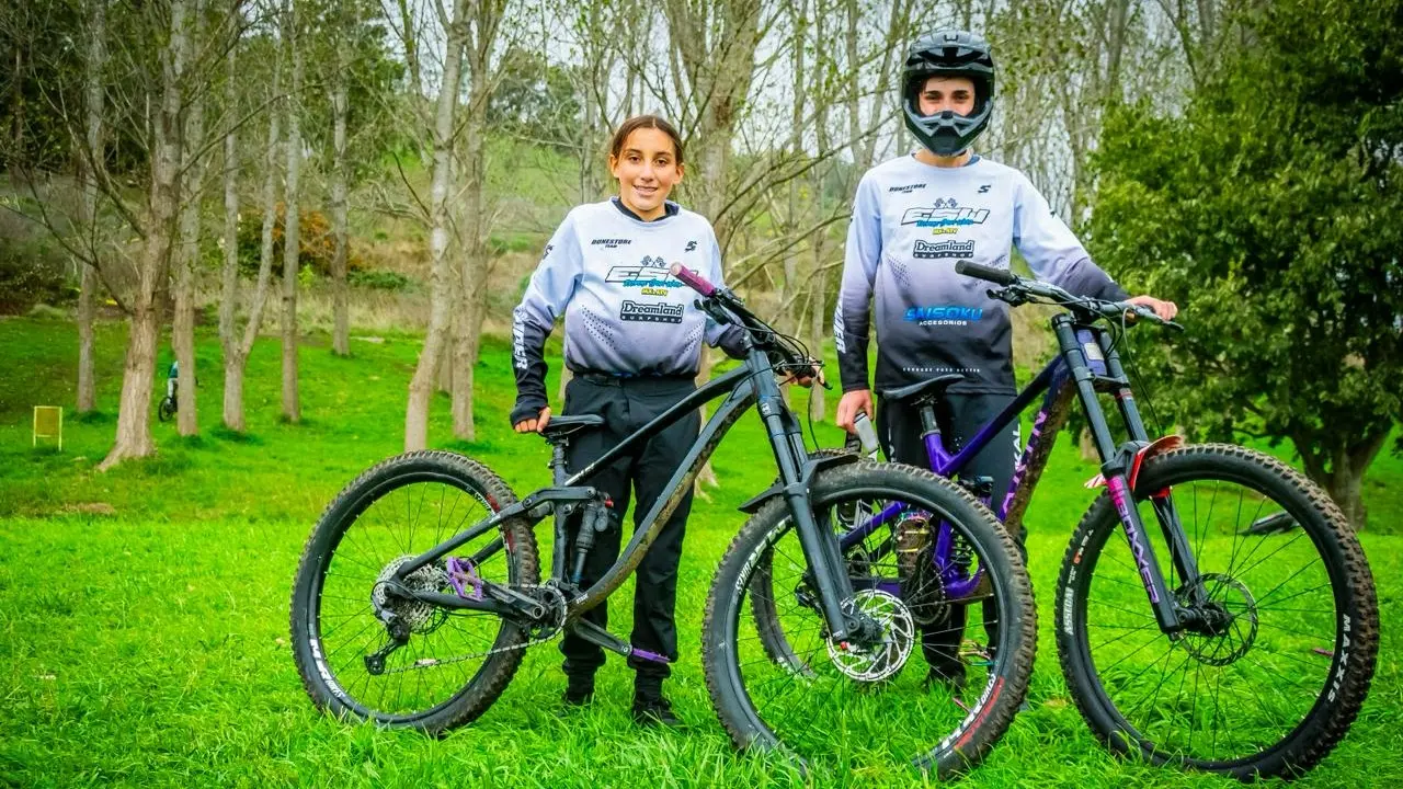 Los hermanos Rocío y Nicolás Grespan participan del Campeonato Bonaerense de Descenso