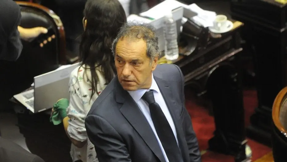 Scioli será indagado esta semana por presuntas irregularidades en ocho UPA24