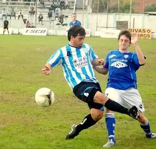 El Decano le pisa los talones al puntero