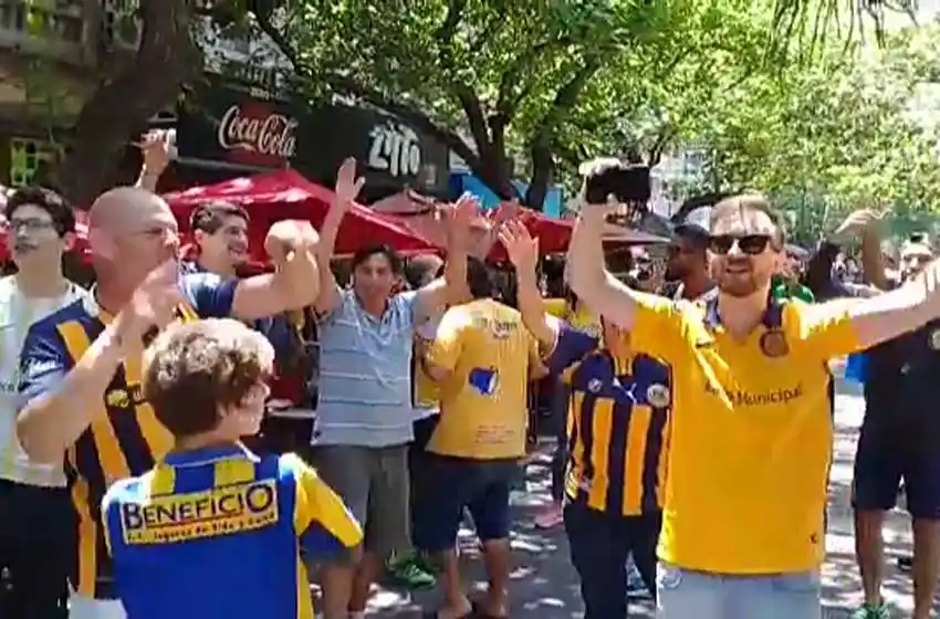 Los hinchas canallas le ponen color a Mendoza en la previa de la final