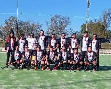 El equipo masculino de Central que dirige Martina Rébora.