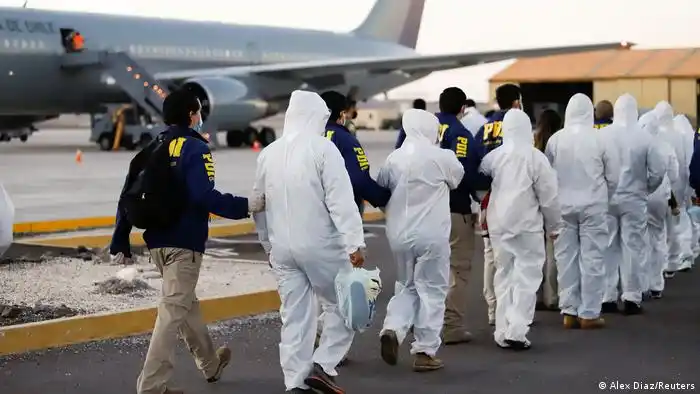 En Chile promulgan Ley de Migrantes que facilita expulsiones