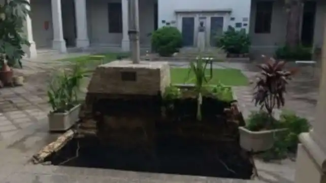 Sin clases por hundimiento en el Normal de Rosario