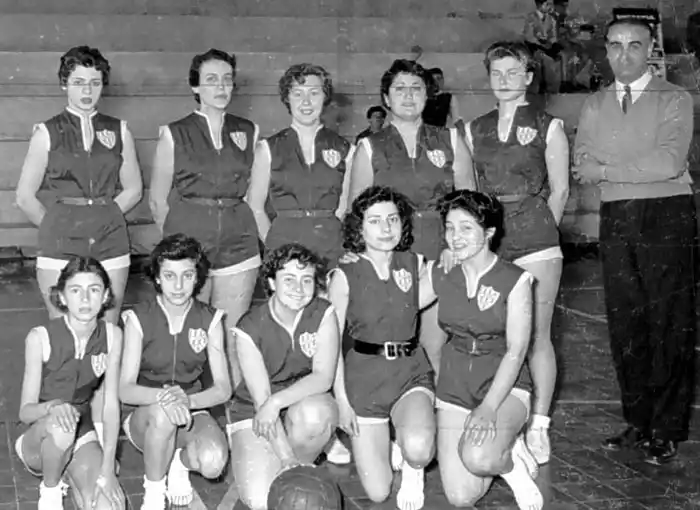 Las pioneras del básquetbol femenino