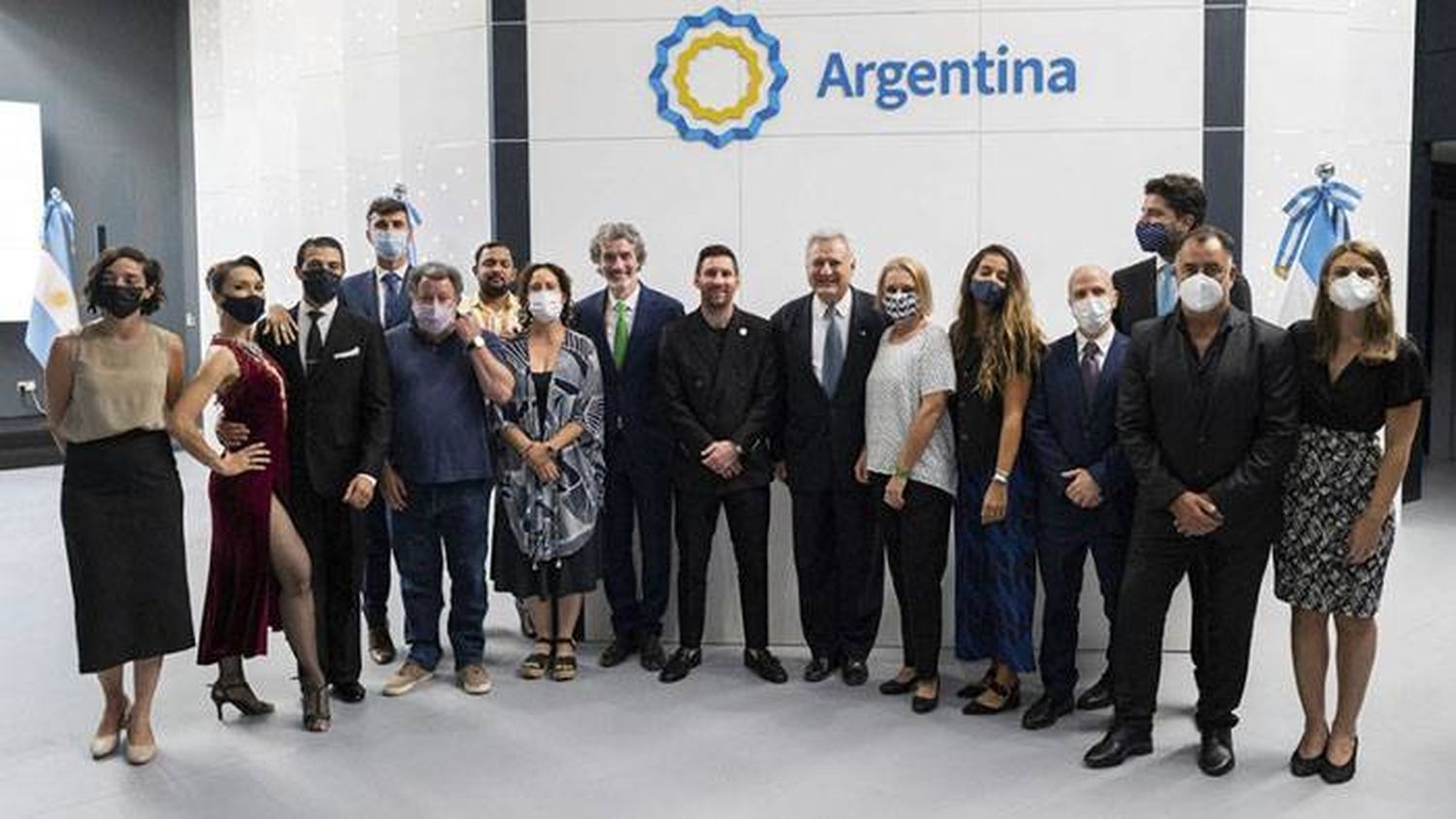 Messi visitó el pabellón argentino en la  Exposición Universal de Dubái 2020