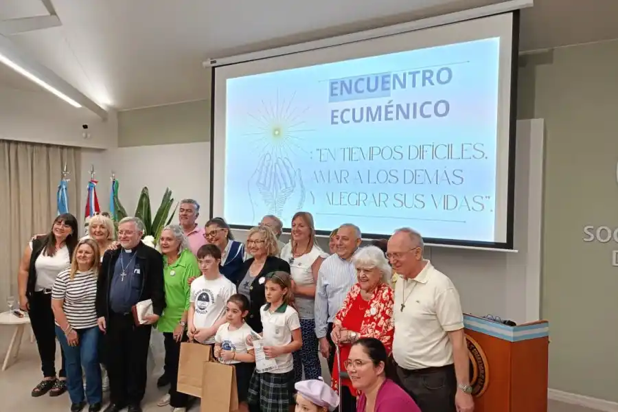Encuentro ecuménico en la Expo organizado por el grupo GAMA y la presencia del Obispo diocesano