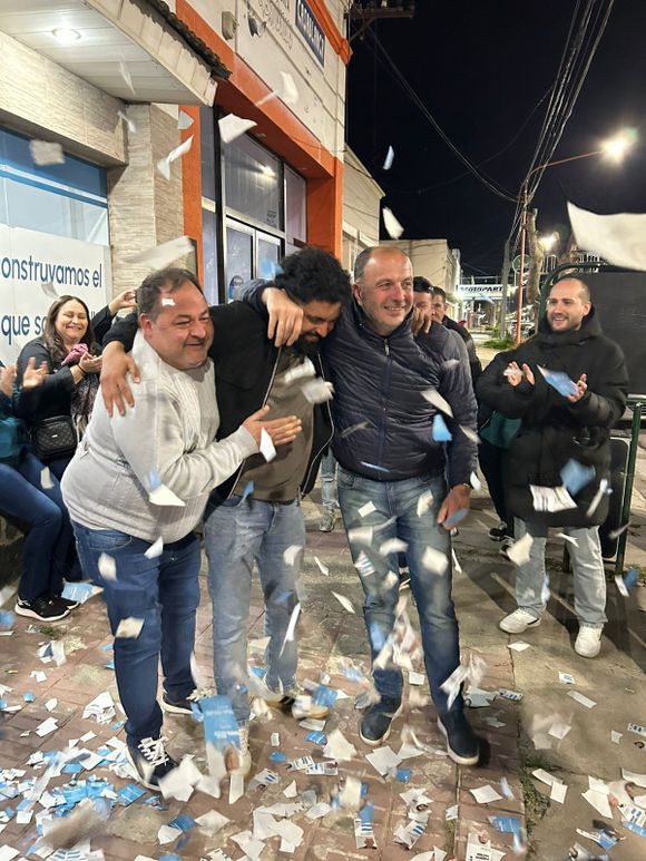 Datos extraoficiales: Rodríguez Blanco saca una amplia diferencia y hay festejos en Fuerza Patria