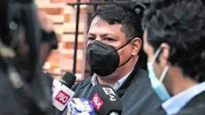 ¿GUAIDÓ FUERA Y MADURO RECONOCIDO? Fiscalía dijo “no va para el baile” a embajador de Perú en Venezuela por lavado de activos