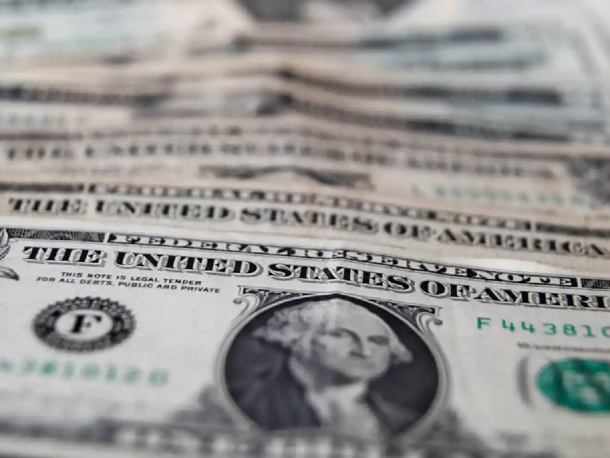 Los bancos continúan sin vender dólares