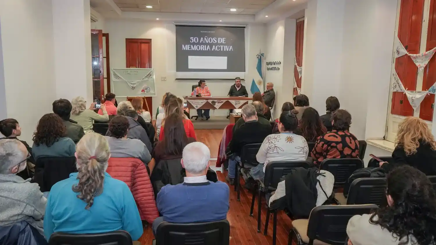 Charla. Buena concurrencia en Magistrados