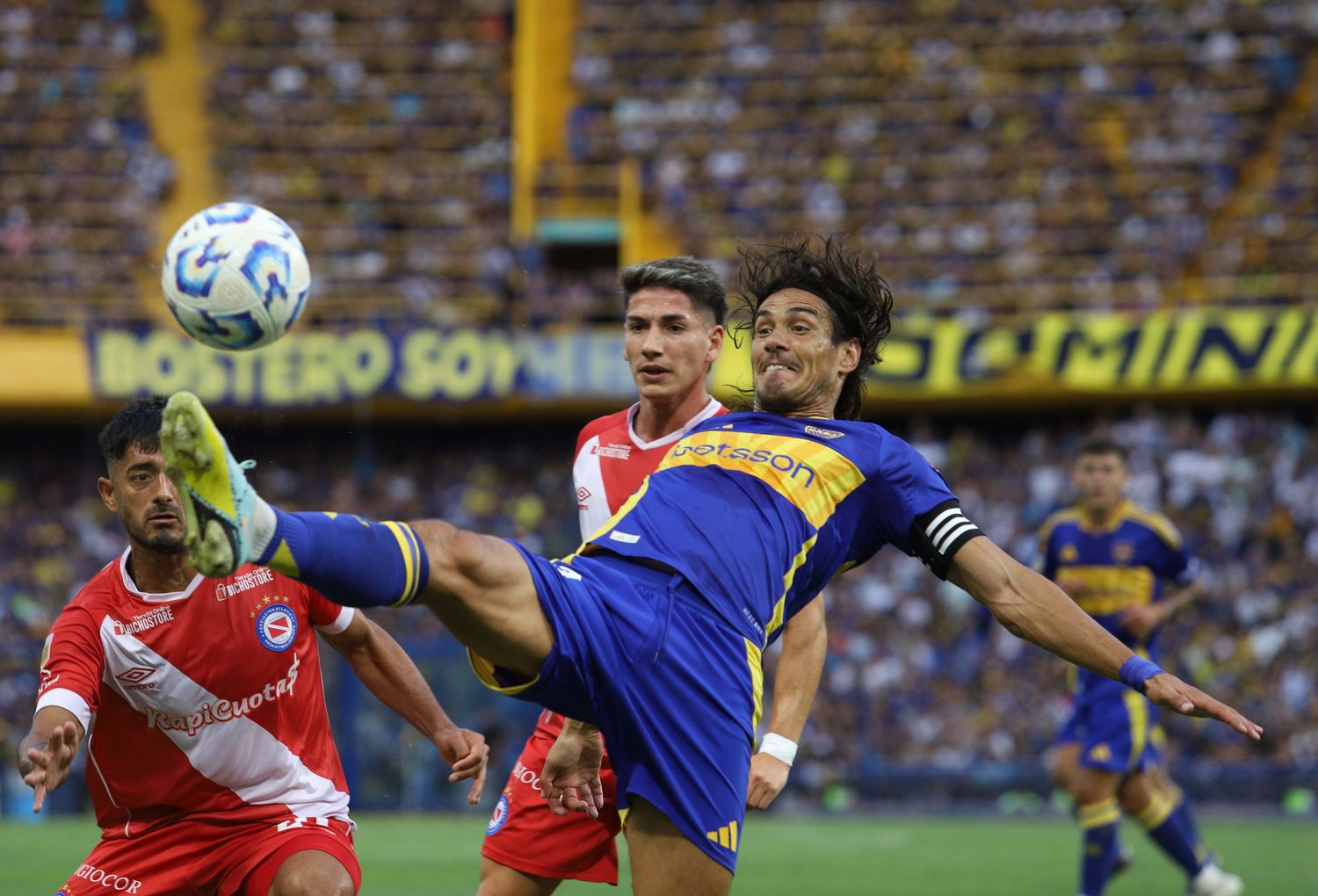 Boca recibe a Huracán, con la necesidad de levantar cabeza