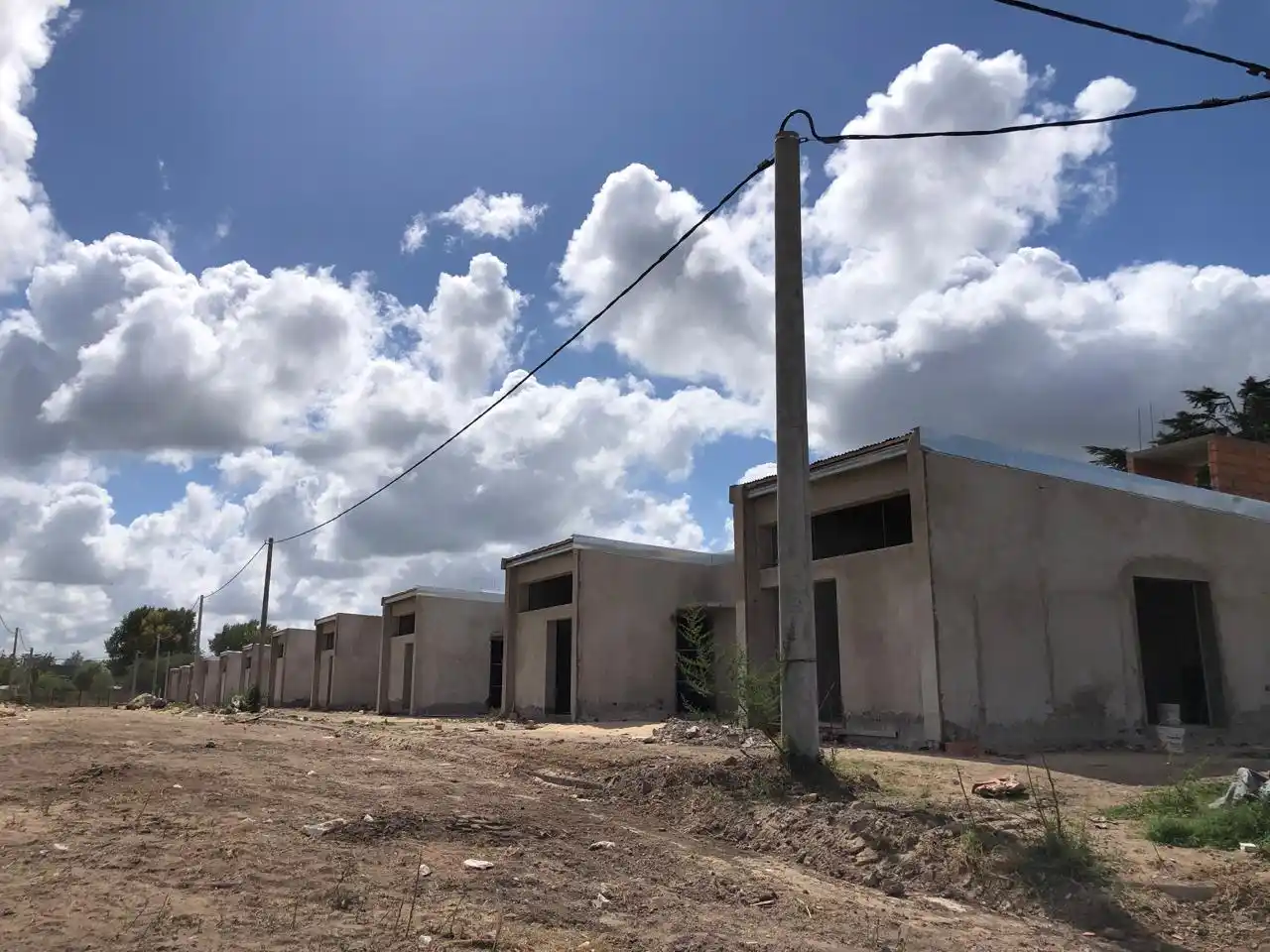 Avanzan a buen ritmo los barrios De Corazón Tandilense 4 y 5, los cuales estiman concretar para fines de abril próximo.