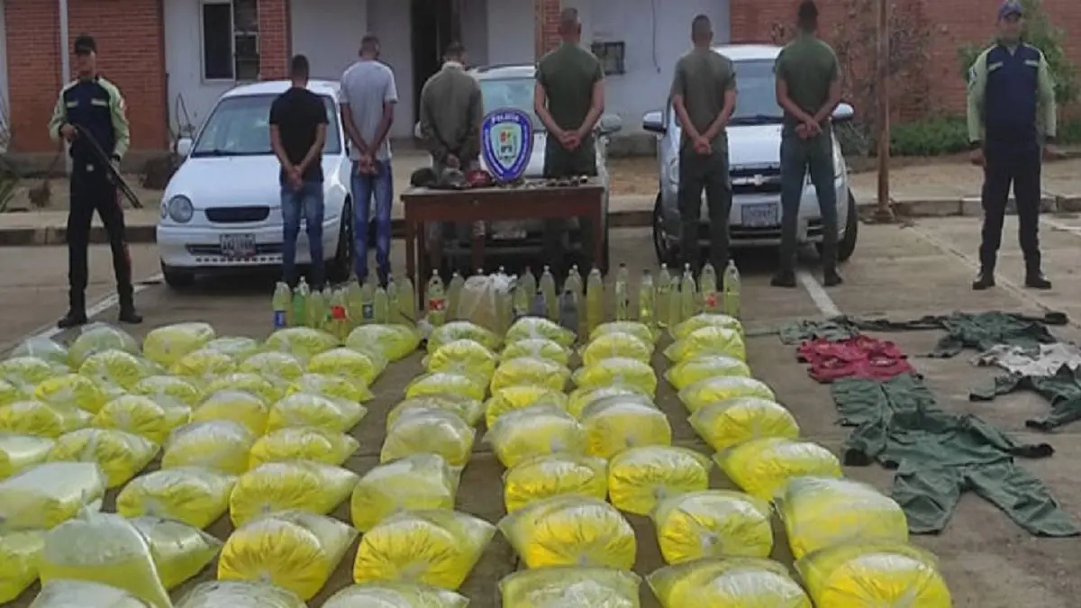 ¡OTROS DE LA GLORIOSA FANB! Agarran a 3 MILITARES con más de 2 mil litros de gasolina en Anzoátegui