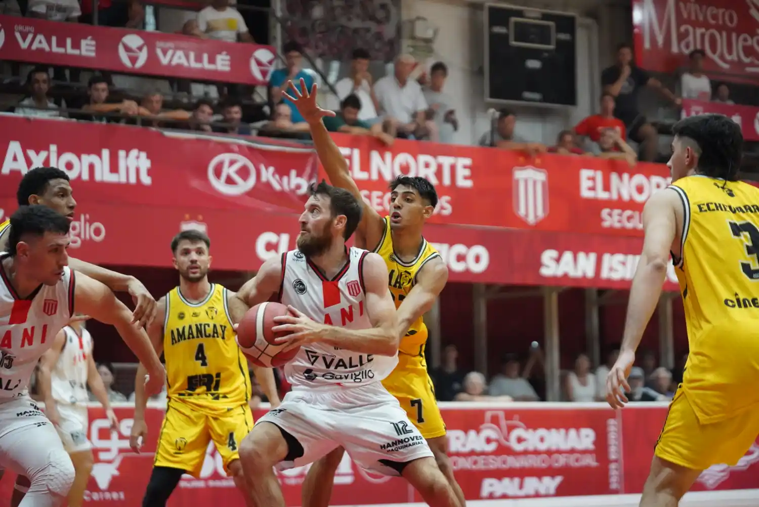 San Isidro jugó un partido casi perfecto para superar al conjunto riojano.