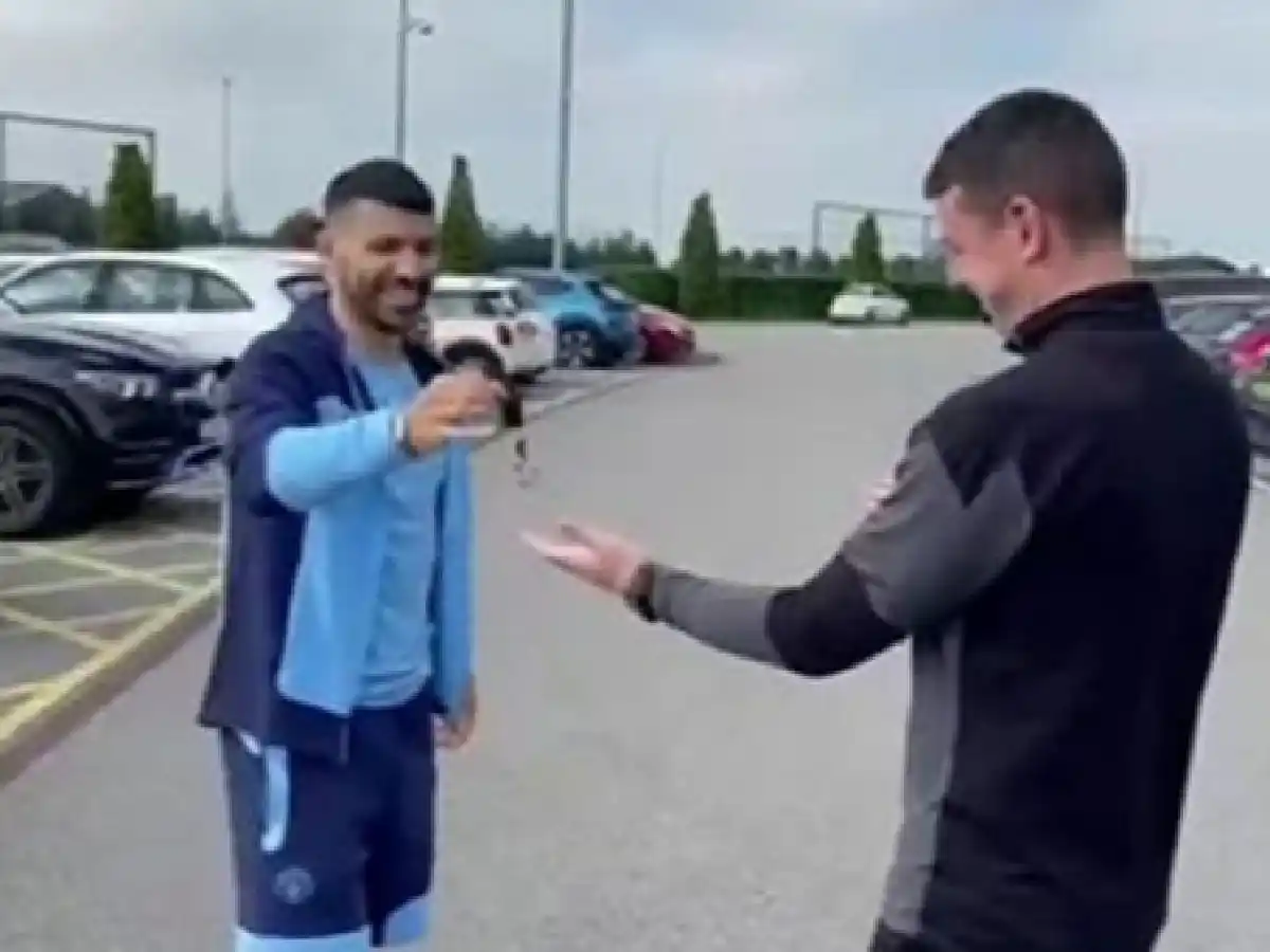 La camioneta que sorteó Agüero será subastada y el dinero irá a un hospital