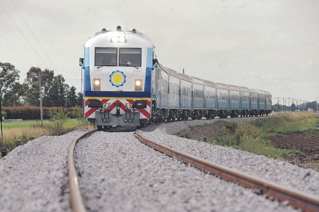 Se lanza un servicio en tren más rápido para el tramo Buenos Aires-Rosario