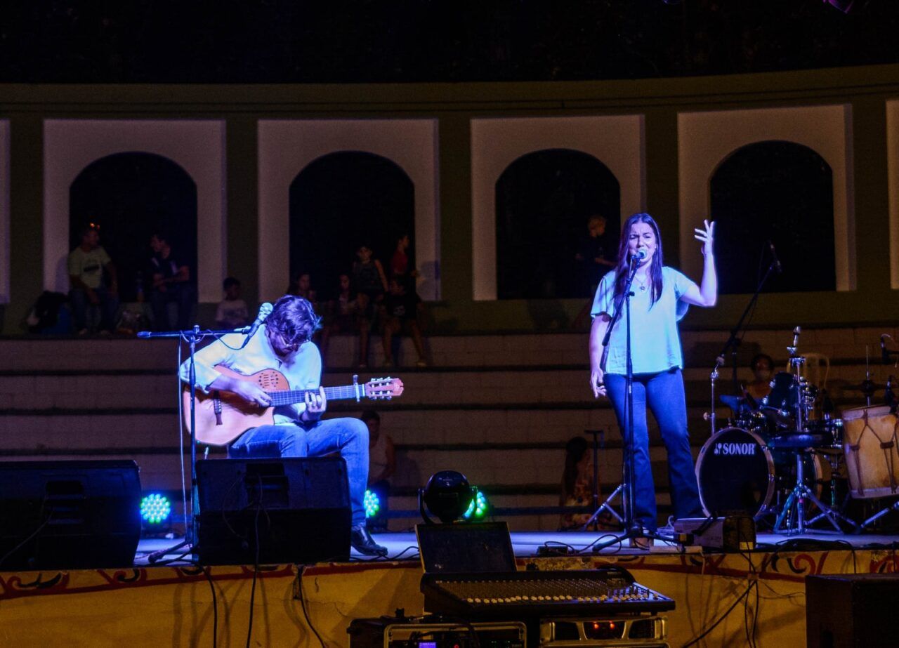 Participación venadense en la inauguración de la Peña Cancionero de Santa Fe