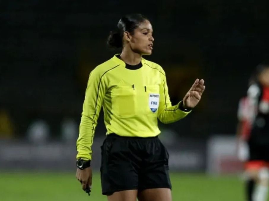 arbitra golpeada 2