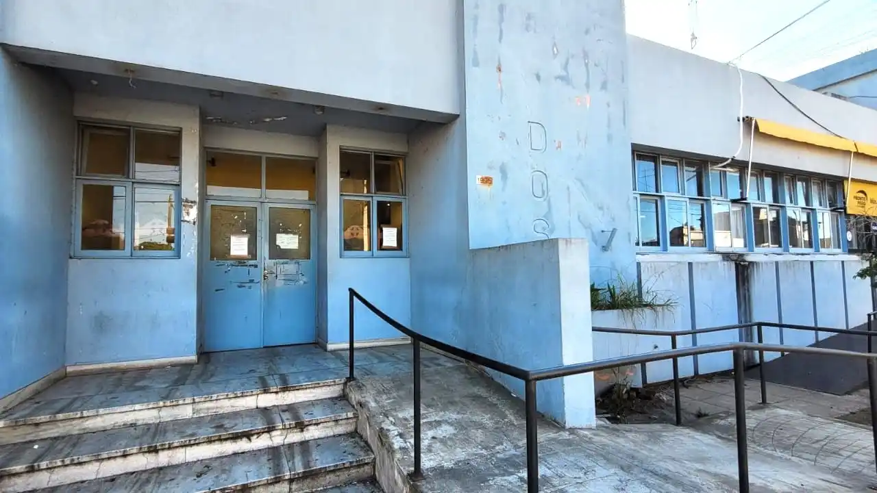 Fue a renovar la licencia de conducir y se encontró con muchas dificultades operativas.