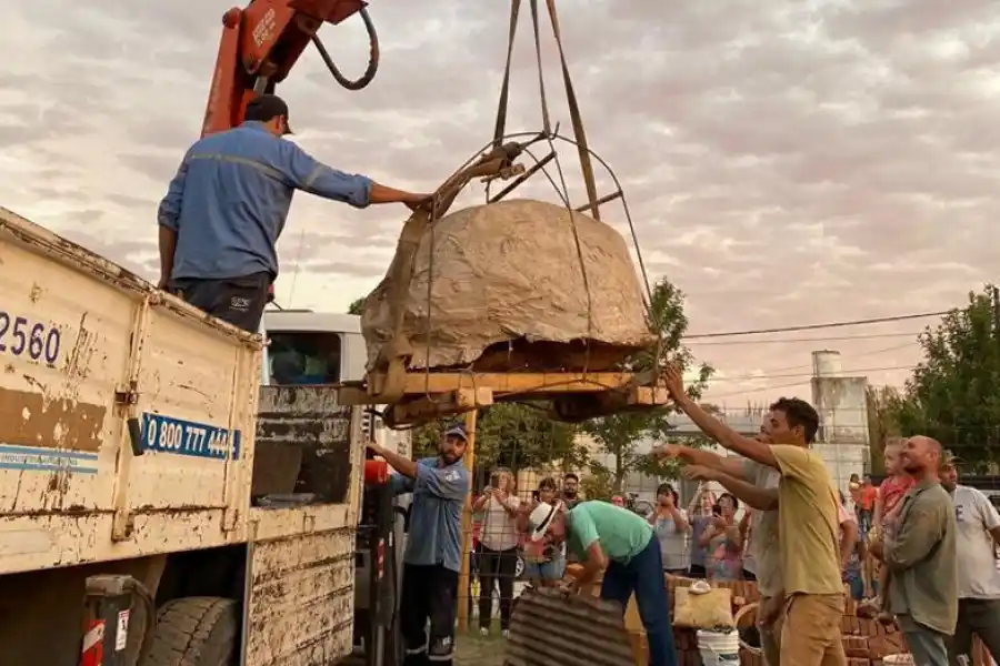 Las Petacas: sacaron a la luz el gliptodonte hallado y descubrieron más restos fósiles