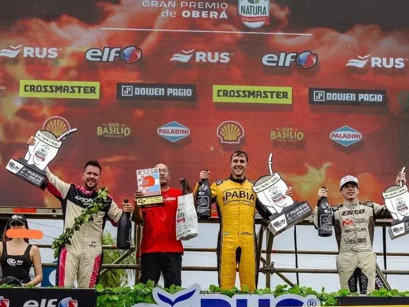 Juani Canela en el segundo lugar del podio de la Clase 2 en Oberá . Foto: IG apat_tn
