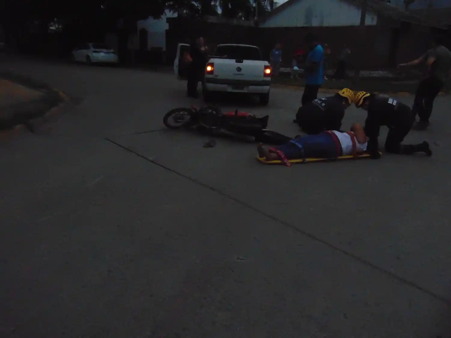 Bomberos atendieron a la mujer y una ambulancia del SIES la derivó al Hospital.