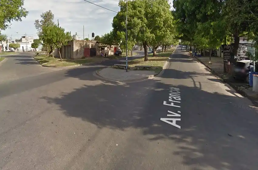 Una joven sufrió múltiples lesiones en un choque cuando se defendía de un abuso