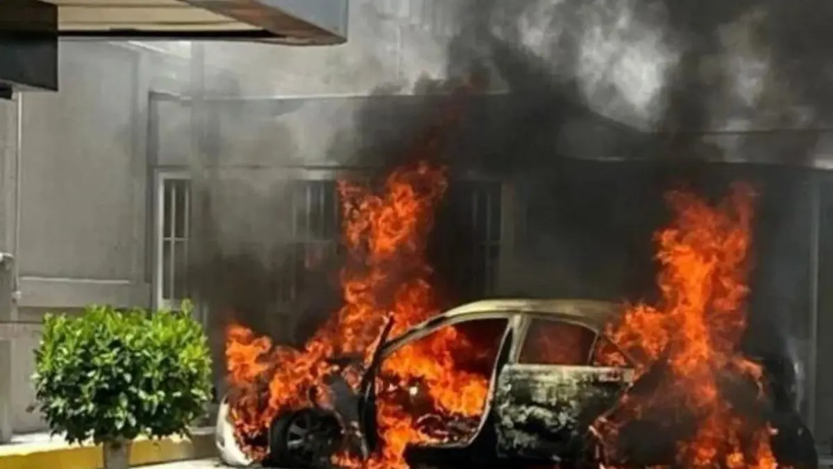 ¡OTRO SE PRENDIÓ EN LA BOMBA DE GASOLINA DE CARICUAO! ¿Sabe usted por qué se incendian los vehículos?