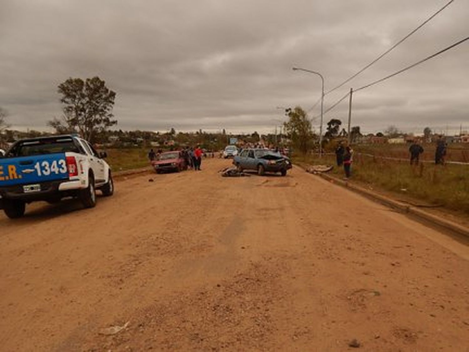 Motociclista perdió la vida el embestir a un auto