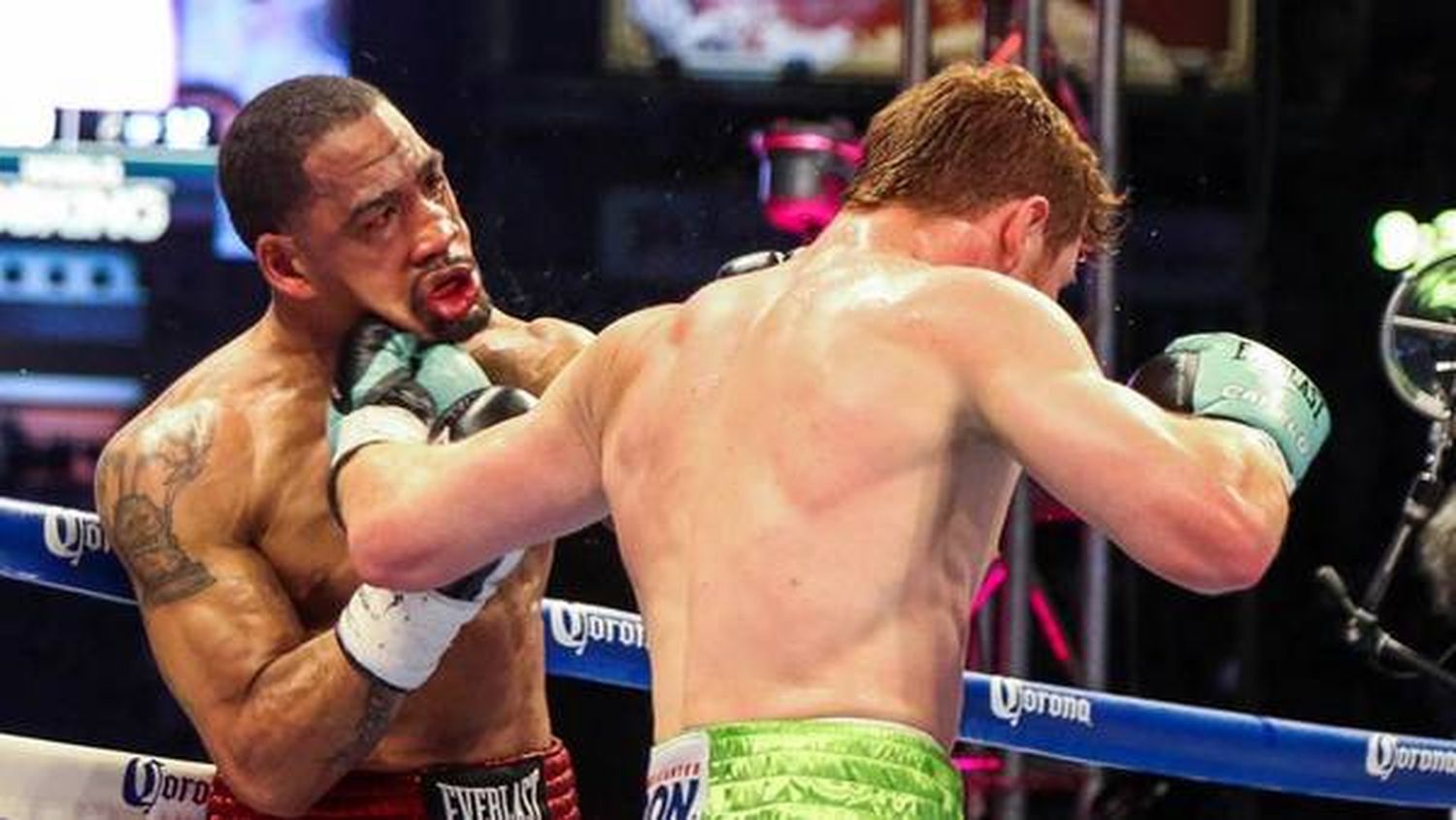 VIDEO: La feroz paliza de Canelo Alvarez que mandó a su rival al hospital