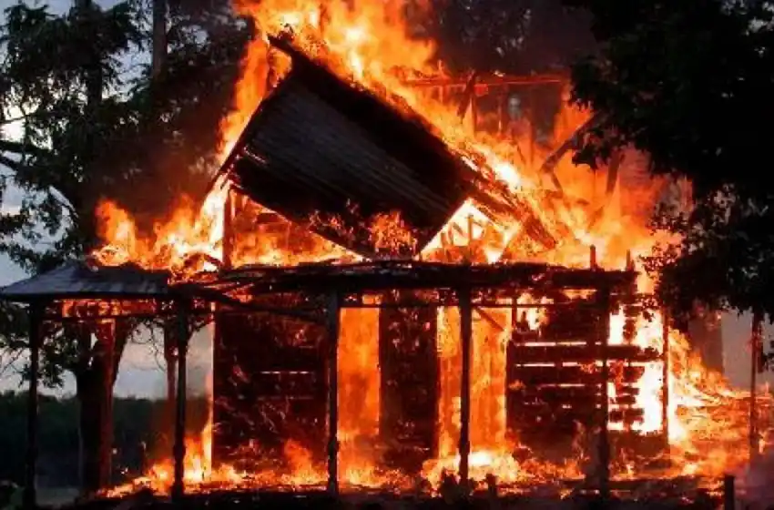 Otro ataque con bombas molotov