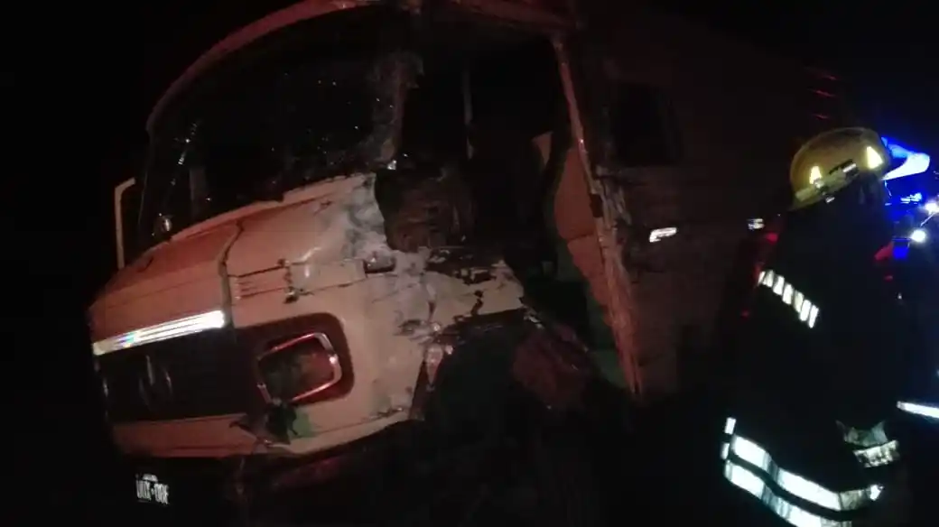 Dos tandilenses involucrados en un choque de camiones en la Ruta 3