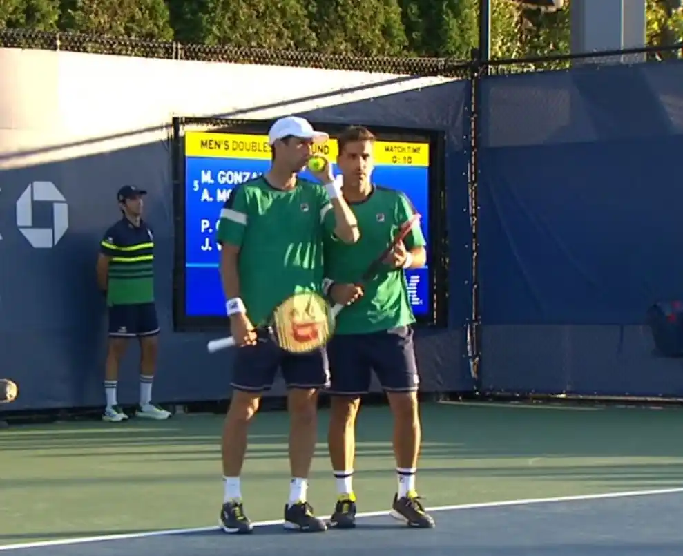 González y Molteni avanzan en Nueva York.