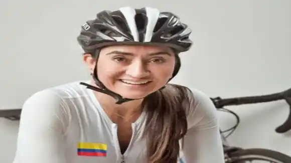 Pedaleando por Colombia anda una mujer incansable