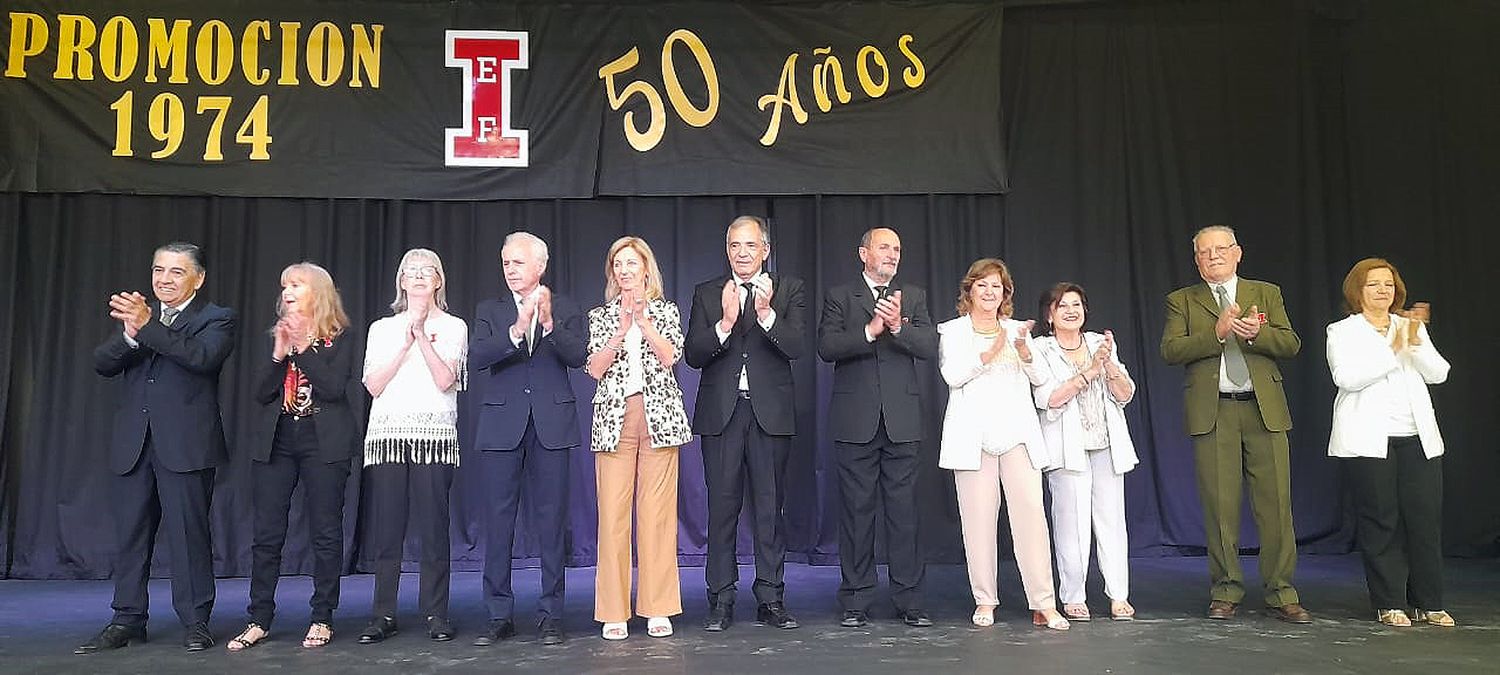 Emotivo acto académico por los 50 años de la primera promoción de Educación Física