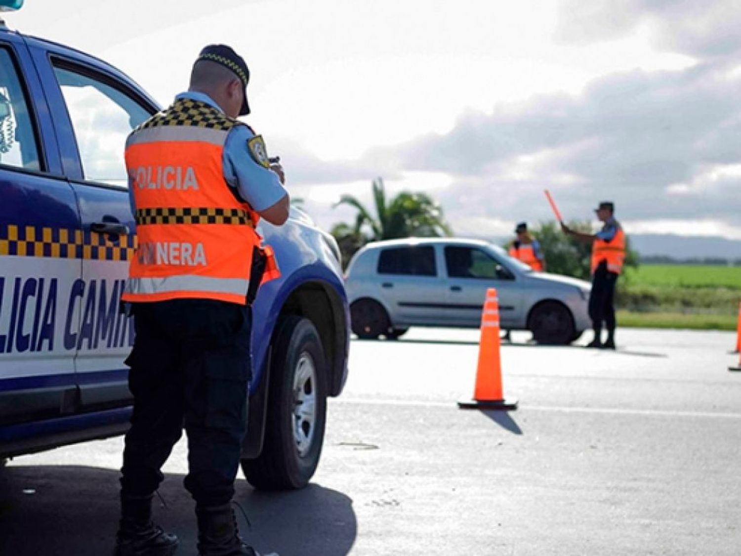 Disponen nuevos valores para las multas de la Policía Caminera.