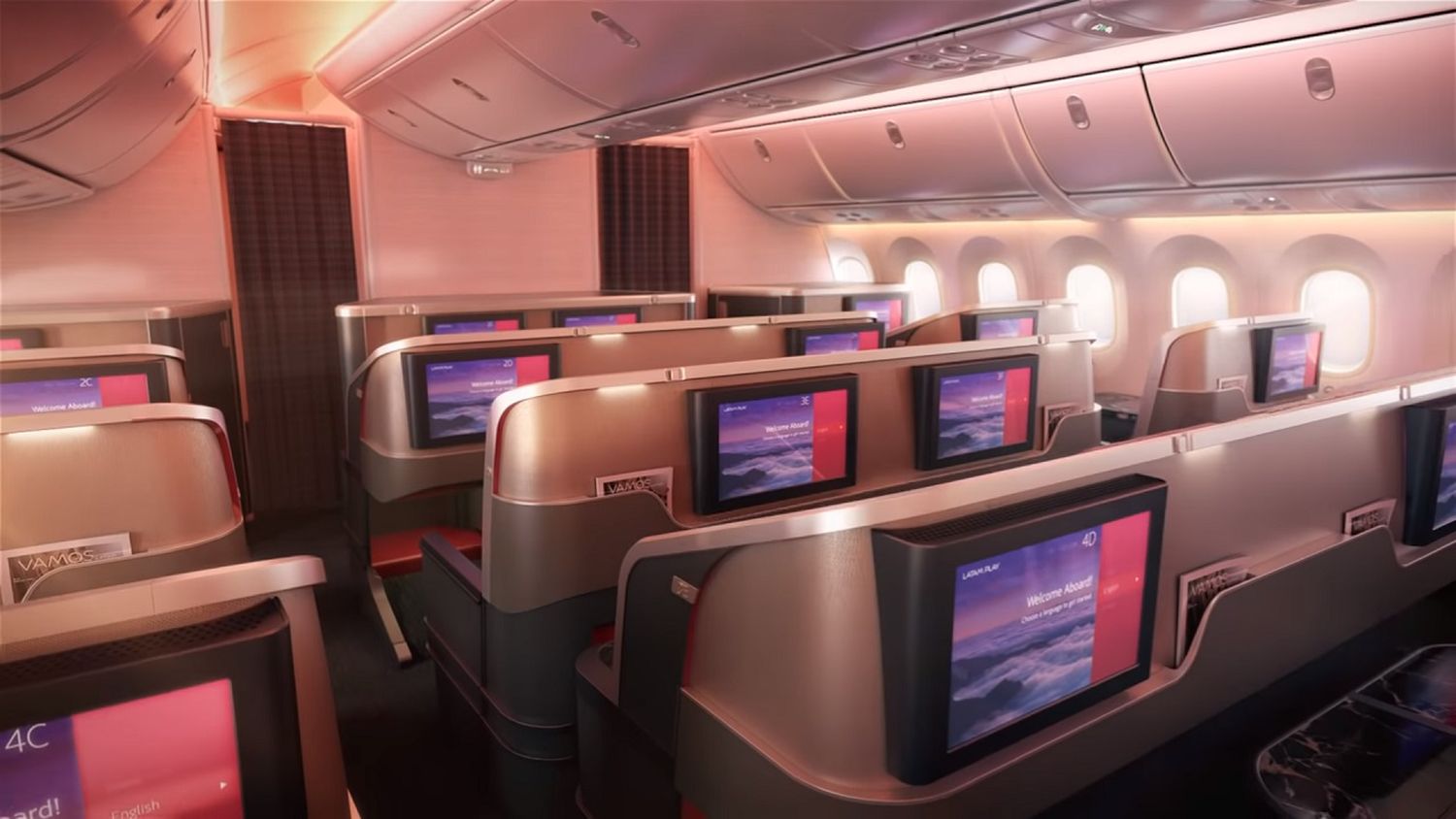 LATAM presentó las nuevas cabinas de su flota y para celebrarlo «dibujó» un avión en el cielo