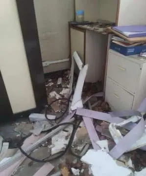 ROBO EN LA UCV, cargan con computadores y dejan destrozos