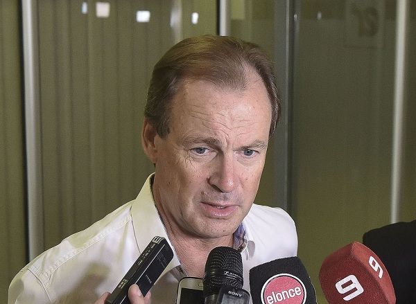 Bordet se mostró a favor de evitar "acomodos familiares" en el gobierno