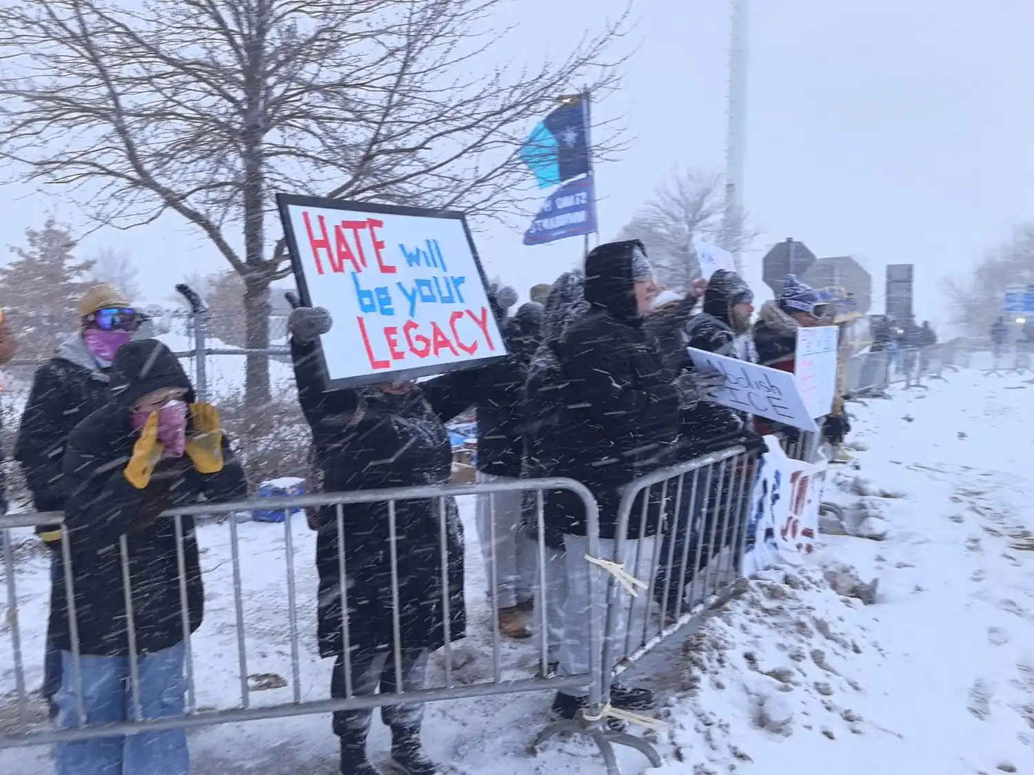 Estados Unidos atraviesa una emergencia humanitaria y climática sin precedentes.