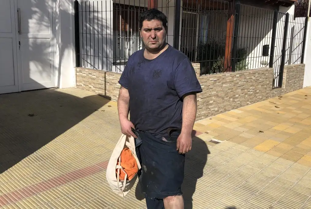 Un hombre fue trasladado al Hospital tras el incendio de su departamento