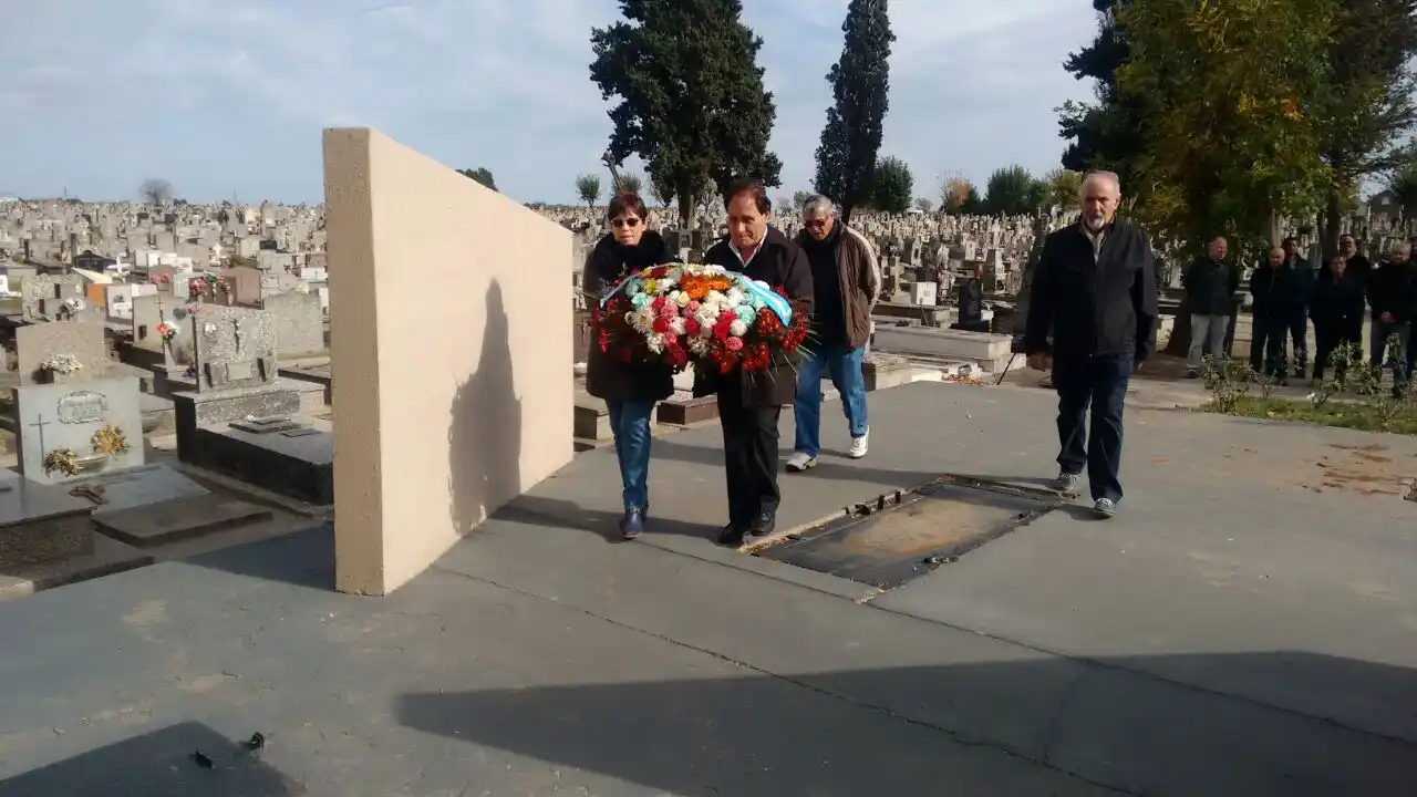 La CGT Regional Tres Arroyos homenajea a los trabajadores fallecidos