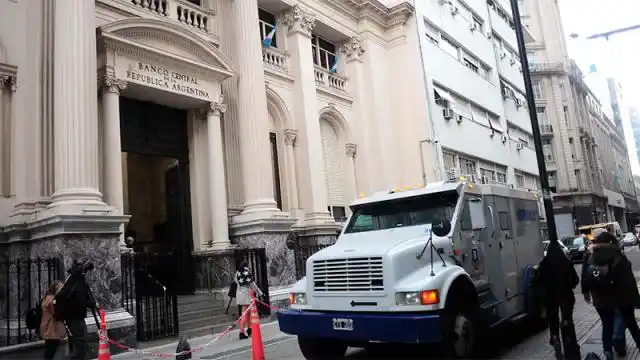 Banco Central recortó la tasa de interés y compró 160 millones de dólares