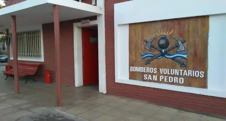 Toque de sirena en homenaje a los bomberos fallecidos en Tres de Febrero