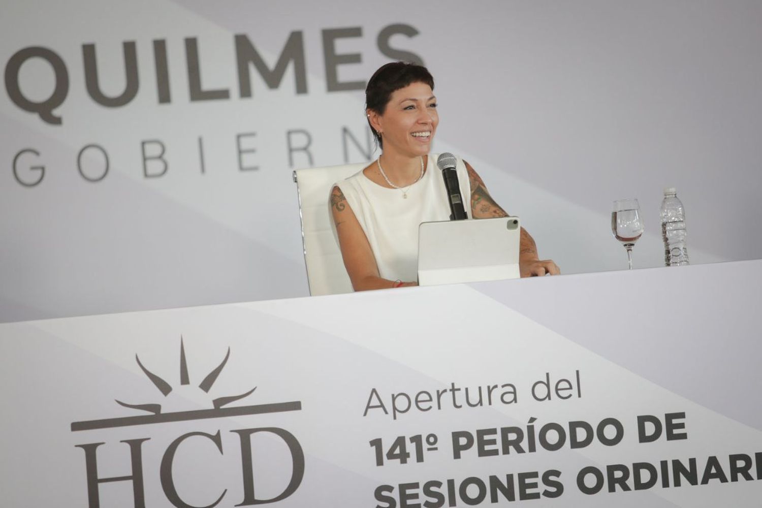 Apertura de sesiones en Quilmes: "Queremos que los laburantes vivan tranquilos y los delincuentes, en la cárcel", dijo Mendoza