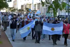En Tandil también se llevó adelante el  banderazo contra el Gobierno nacional